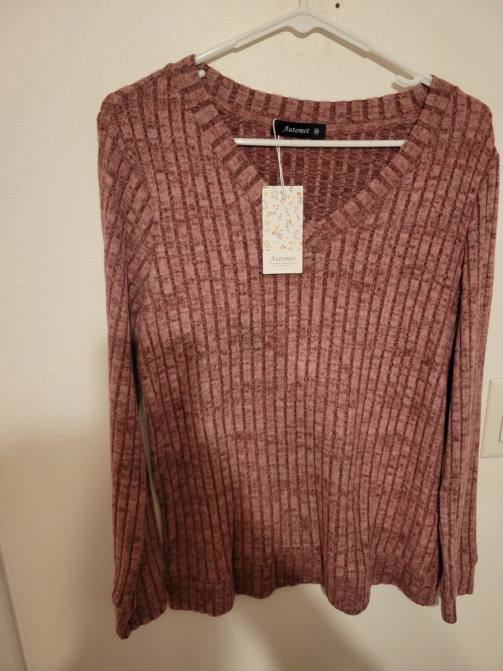 Women's Ribbed V-Neck Sweater in Dusty Rose